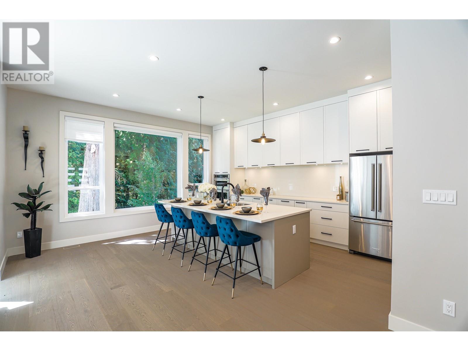 1388 Madore Avenue, Coquitlam, British Columbia  V3K 3C2 - Photo 4 - R2939195
