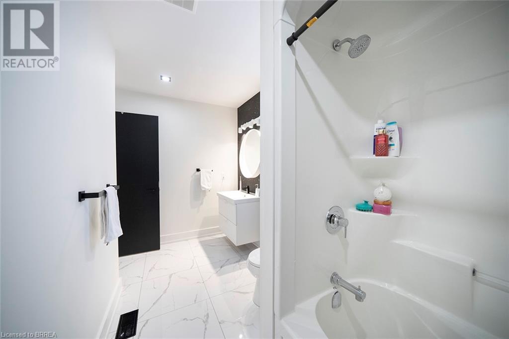 14 Willowbrook Drive, Welland, Ontario  L3C 0G1 - Photo 33 - 40669725