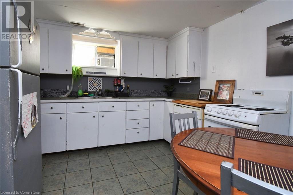 35 Dundas Street E, Brantford, Ontario  N3R 1R6 - Photo 3 - 40669000