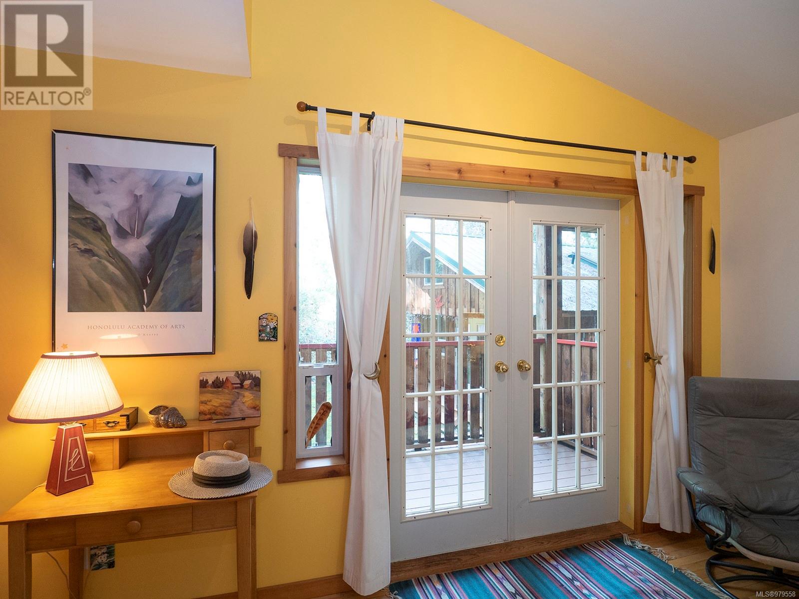 Property at 14 Treasure Trail image 4