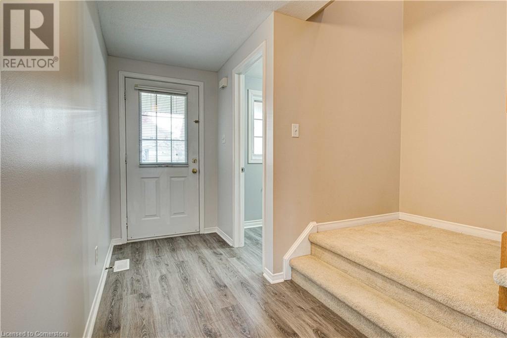 656 New Hampshire Street, Waterloo, Ontario  N2K 4L8 - Photo 4 - 40670153