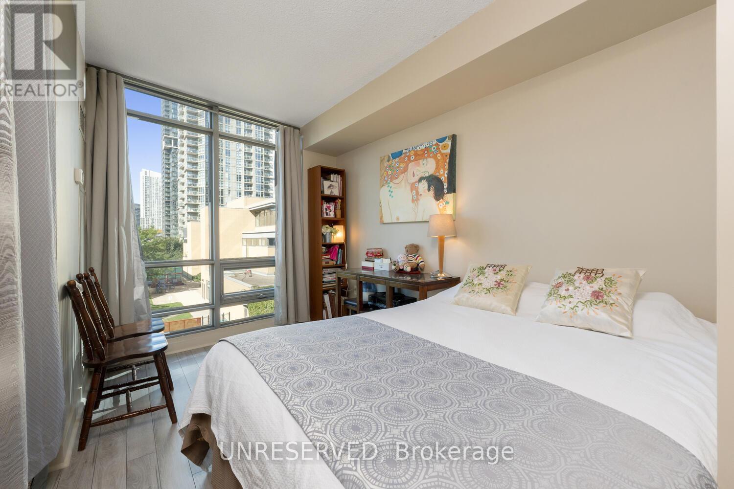 305 - 5 Mariner Terrace, Toronto, Ontario  M5V 3V6 - Photo 17 - C9514731