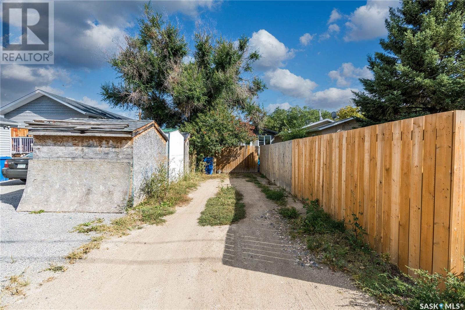 352 Forget Street, Regina, Saskatchewan  S4R 4X6 - Photo 27 - SK987040