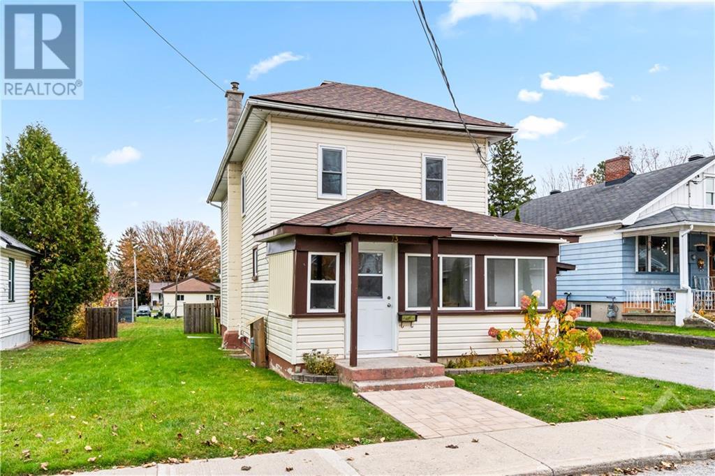 73 ABERDEEN AVENUE Smiths Falls