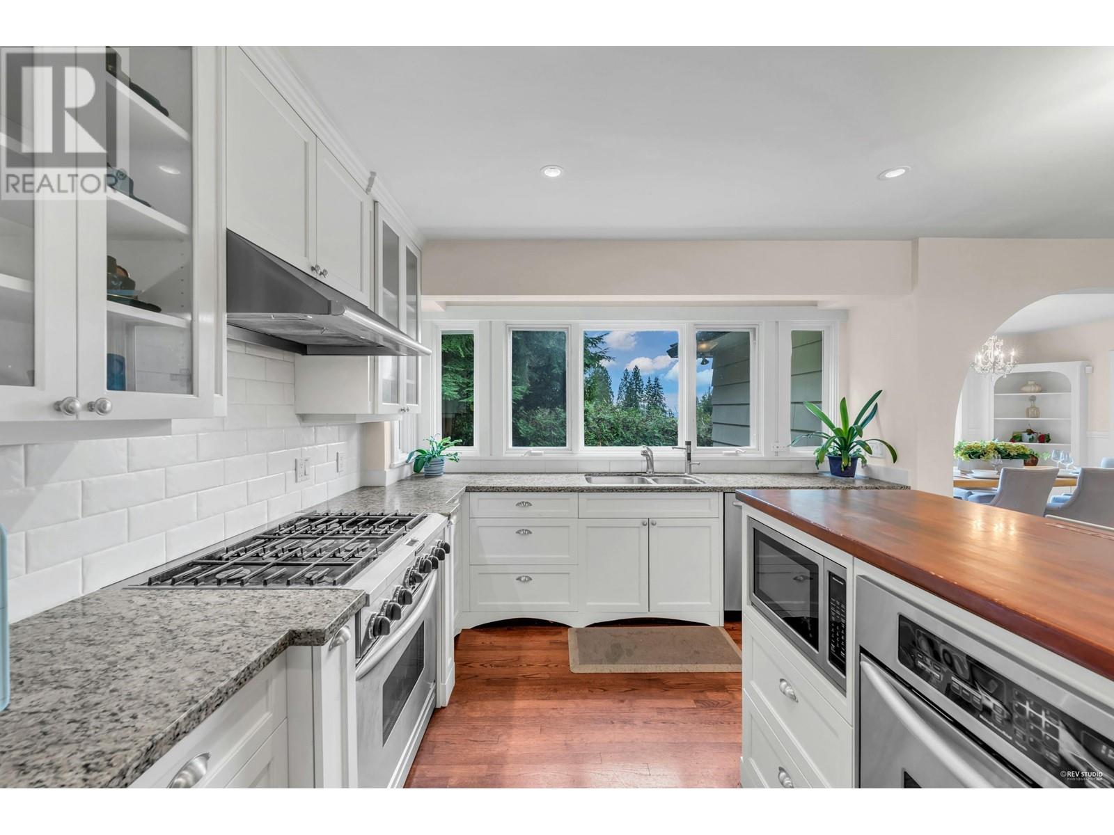 1340 Palmerston Avenue, West Vancouver, British Columbia  V7T 2H7 - Photo 8 - R2939529