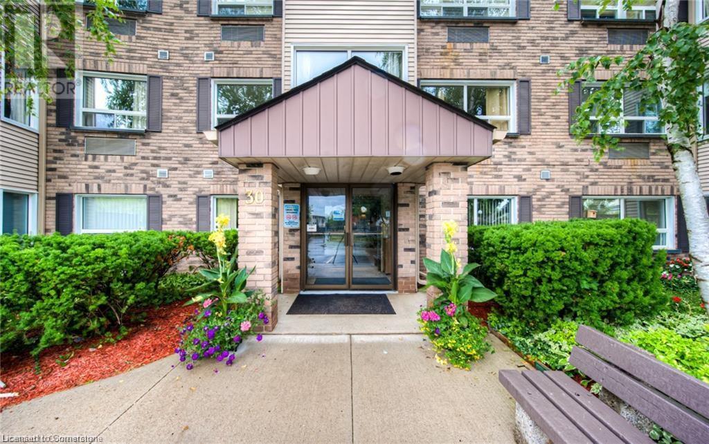 30 Hugo Crescent Unit# 211, Kitchener, Ontario  N2M 3Z2 - Photo 1 - 40670325
