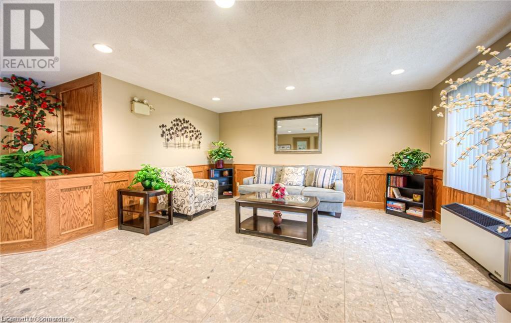 30 Hugo Crescent Unit# 211, Kitchener, Ontario  N2M 3Z2 - Photo 4 - 40670325