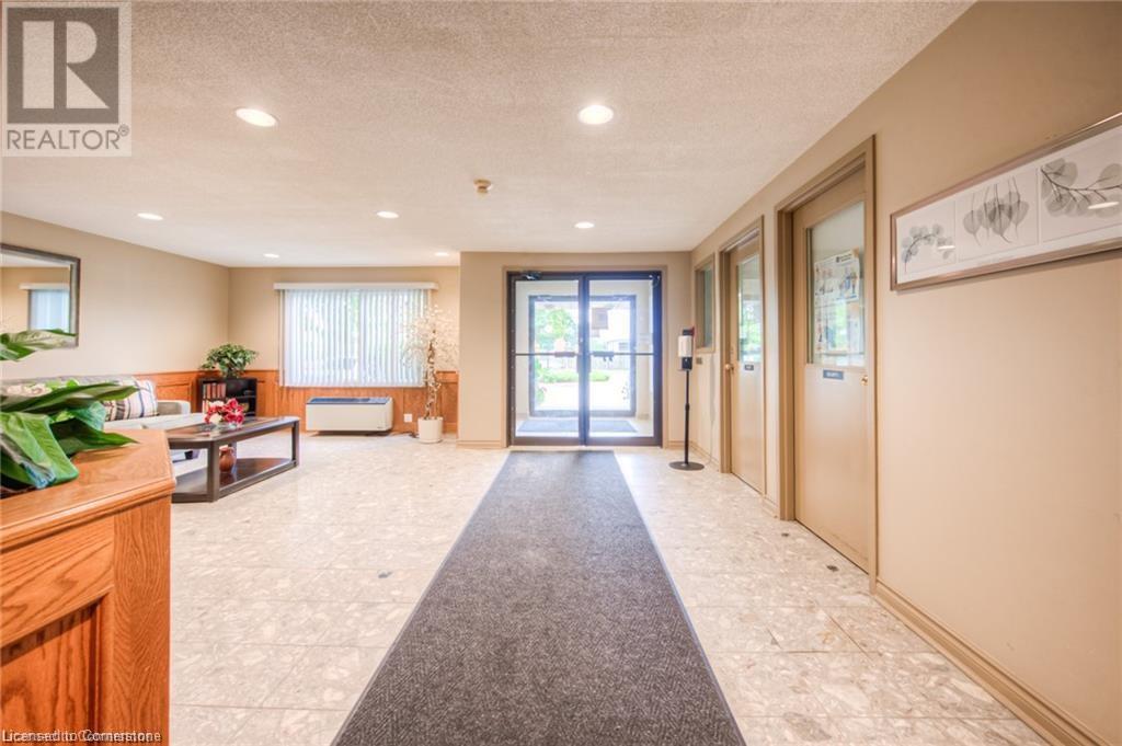 30 Hugo Crescent Unit# 211, Kitchener, Ontario  N2M 3Z2 - Photo 5 - 40670325