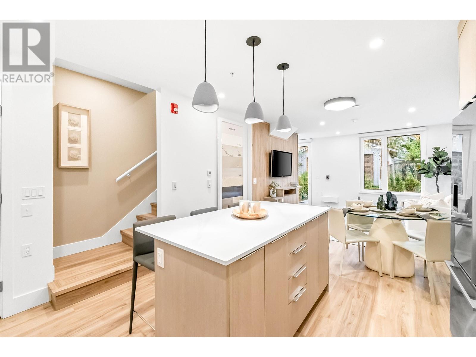 153 2230 E 1st Avenue, Vancouver, British Columbia  V5N 1B6 - Photo 4 - R2939593