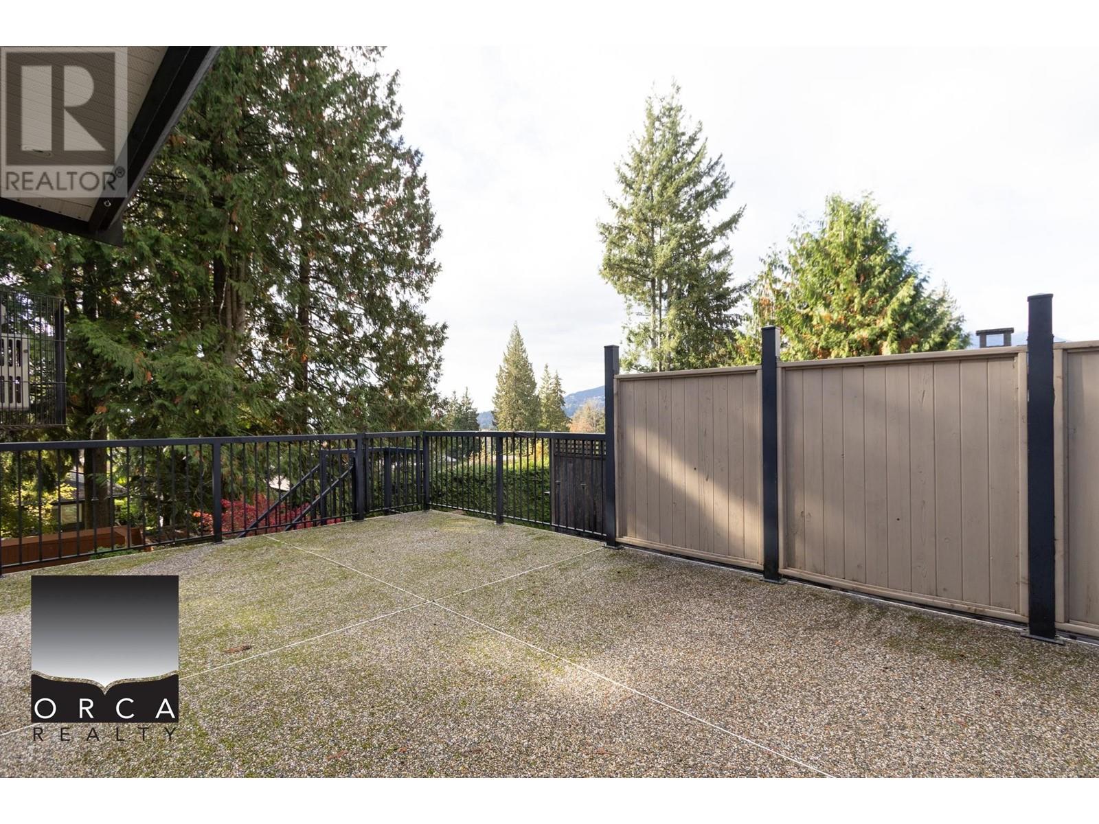 715 Crystal Crt (Upper) Court, North Vancouver, British Columbia  V7R 2B6 - Photo 26 - R2938916