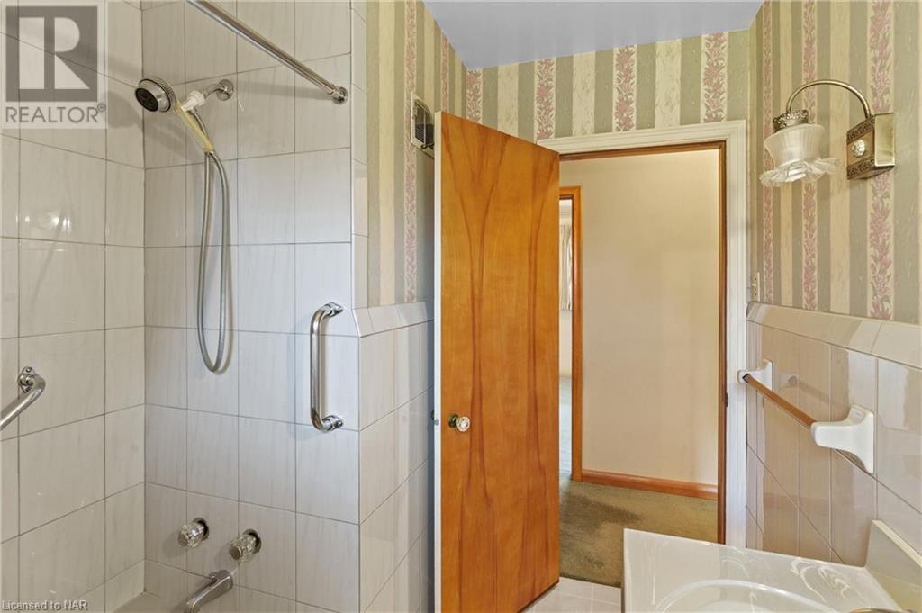 10 West Hampton Road, St. Catharines, Ontario  L2T 3E5 - Photo 21 - 40669809