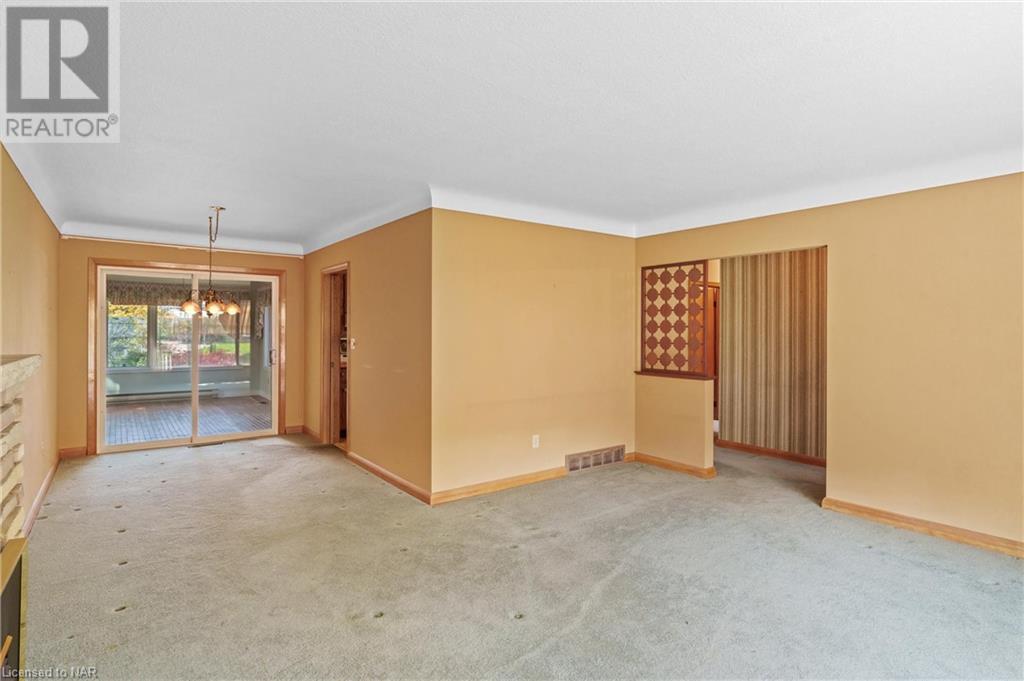 10 West Hampton Road, St. Catharines, Ontario  L2T 3E5 - Photo 7 - 40669809