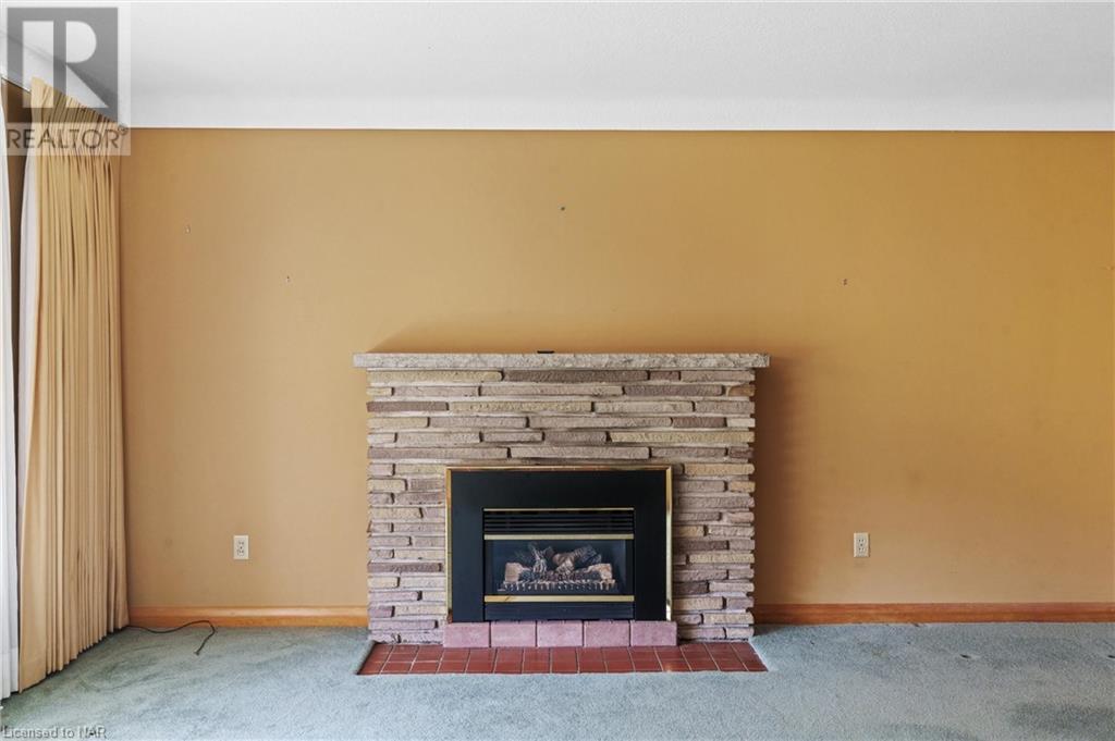 10 West Hampton Road, St. Catharines, Ontario  L2T 3E5 - Photo 5 - 40669809