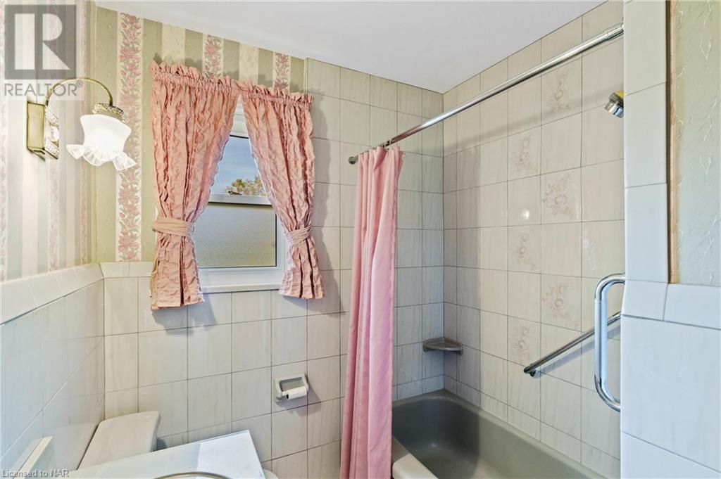 10 West Hampton Road, St. Catharines, Ontario  L2T 3E5 - Photo 20 - 40669809