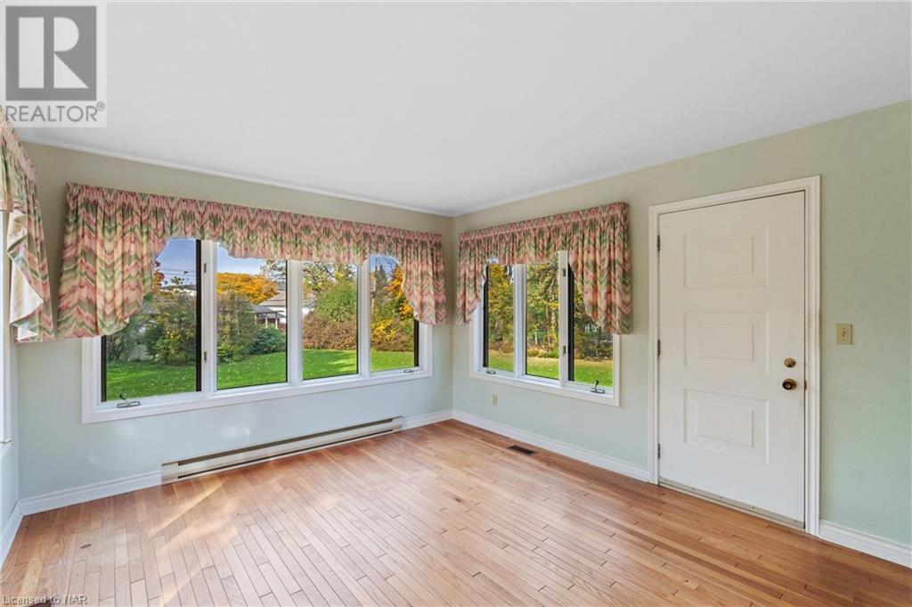 10 West Hampton Road, St. Catharines, Ontario  L2T 3E5 - Photo 12 - 40669809