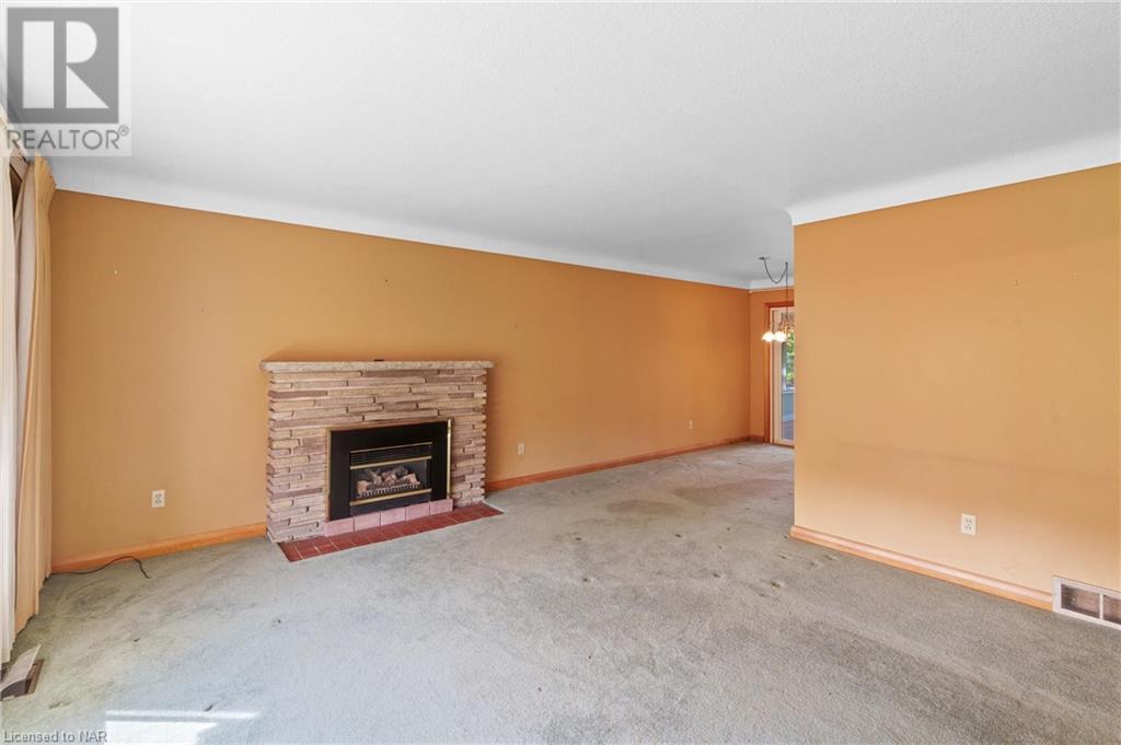 10 West Hampton Road, St. Catharines, Ontario  L2T 3E5 - Photo 4 - 40669809