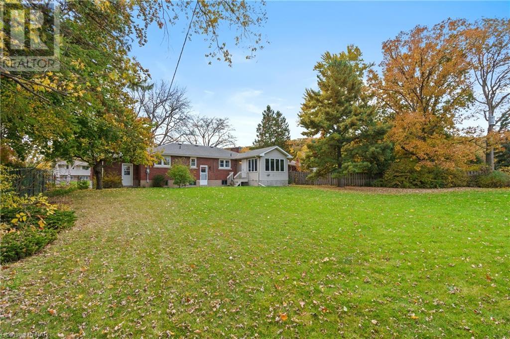 10 West Hampton Road, St. Catharines, Ontario  L2T 3E5 - Photo 32 - 40669809