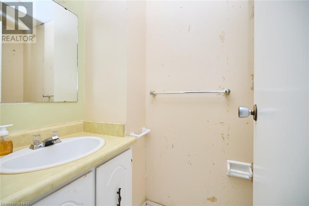 5982 Dunn Street Unit# 2, Niagara Falls, Ontario  L2G 7J9 - Photo 5 - 40669852