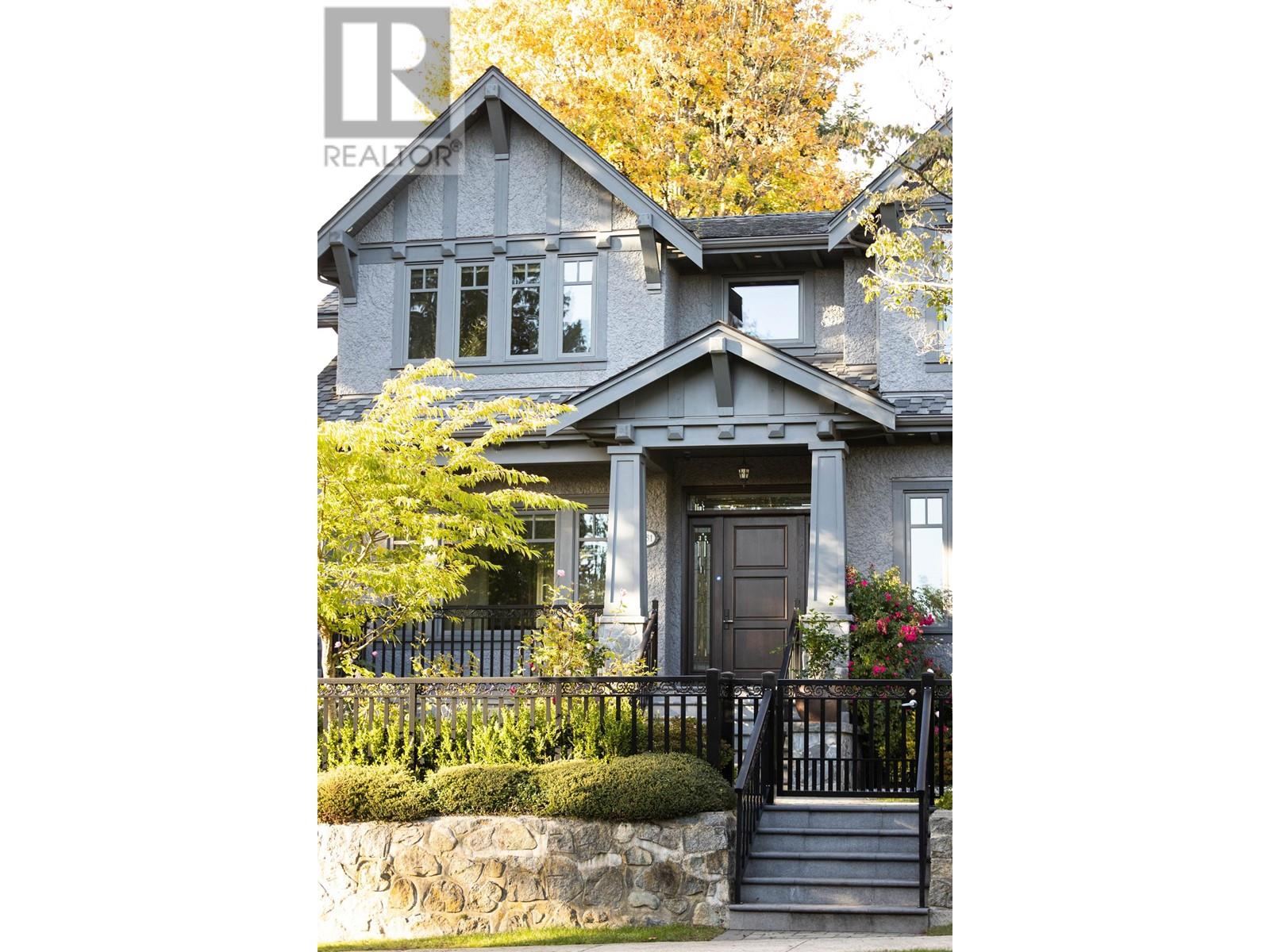 Listing Picture 3 of 32 : 3981 W 35TH AVENUE, Vancouver / 溫哥華 - 魯藝地產 Yvonne Lu Group - MLS Medallion Club Member