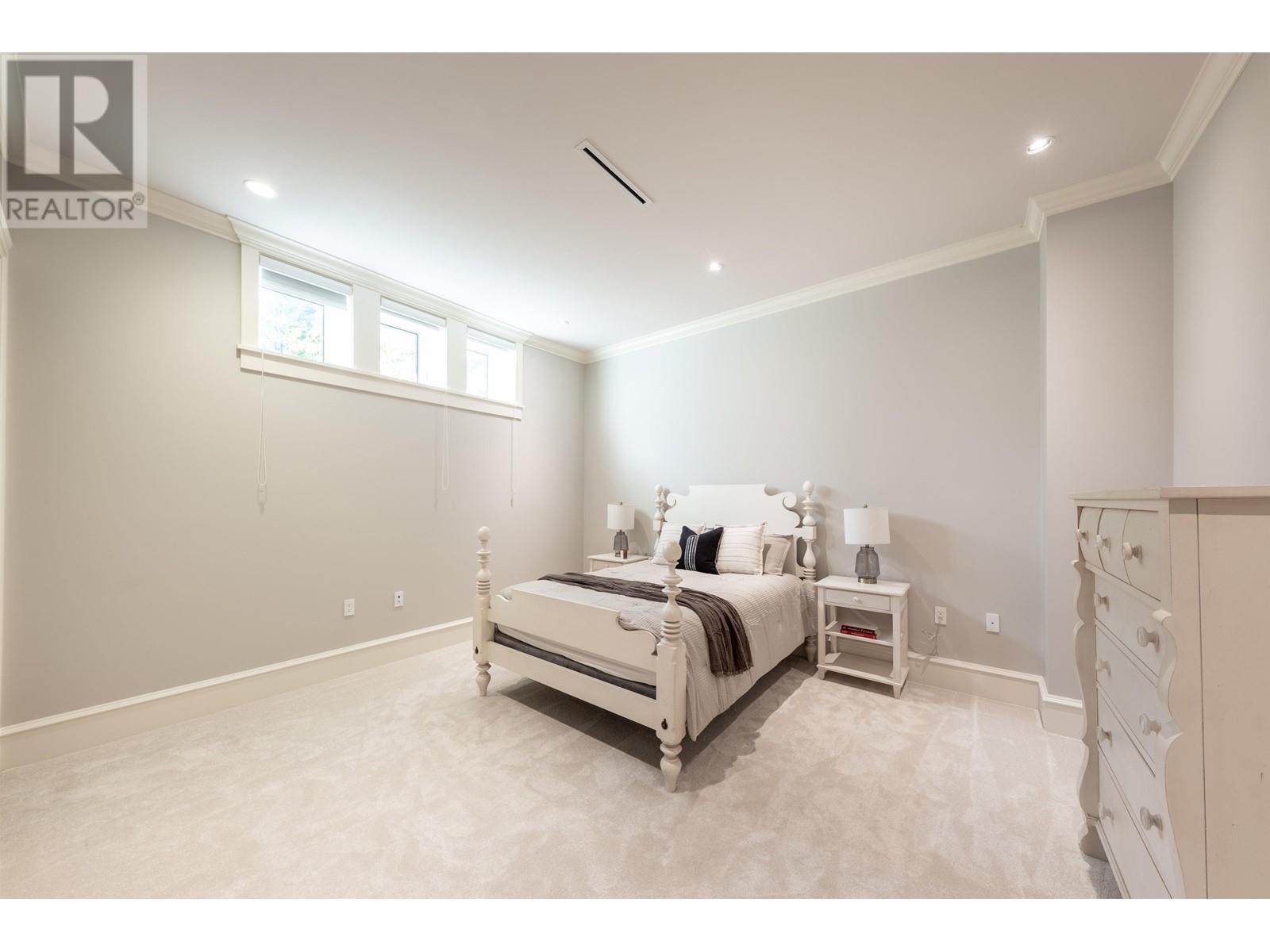 Listing Picture 27 of 32 : 3981 W 35TH AVENUE, Vancouver / 溫哥華 - 魯藝地產 Yvonne Lu Group - MLS Medallion Club Member