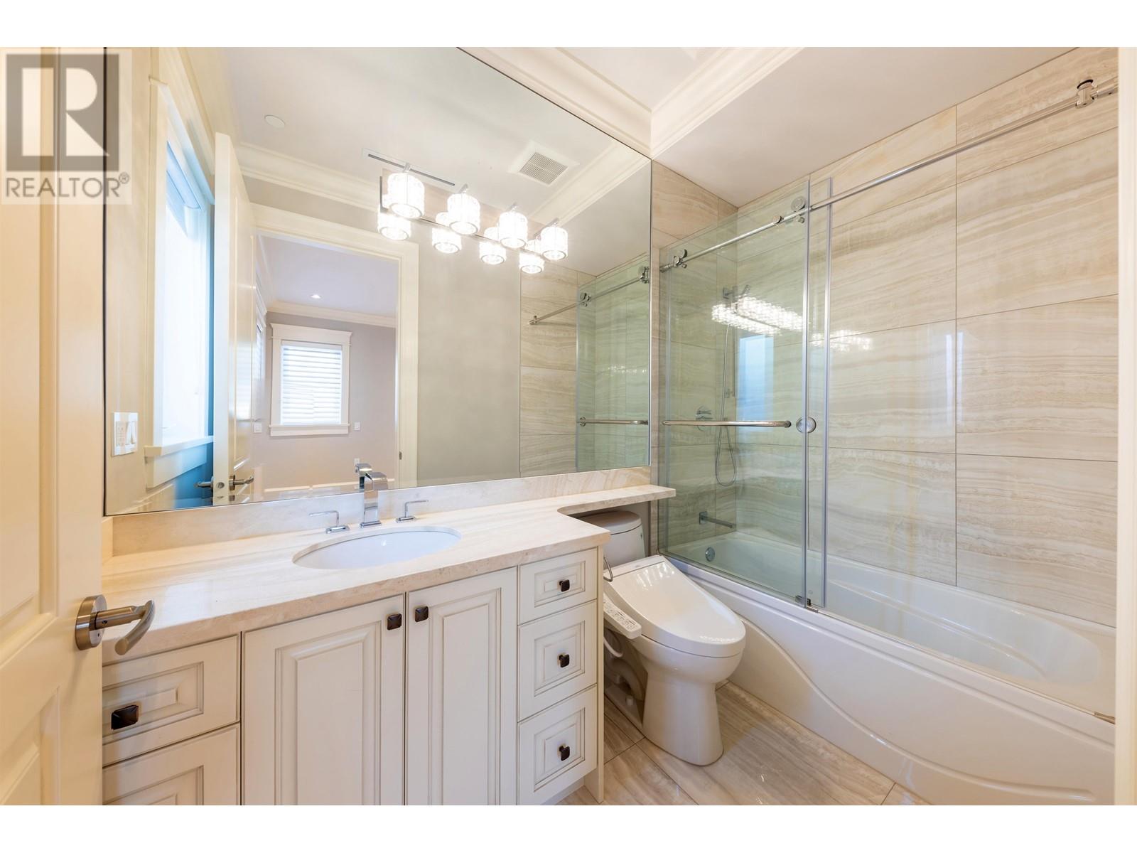 Listing Picture 22 of 32 : 3981 W 35TH AVENUE, Vancouver / 溫哥華 - 魯藝地產 Yvonne Lu Group - MLS Medallion Club Member