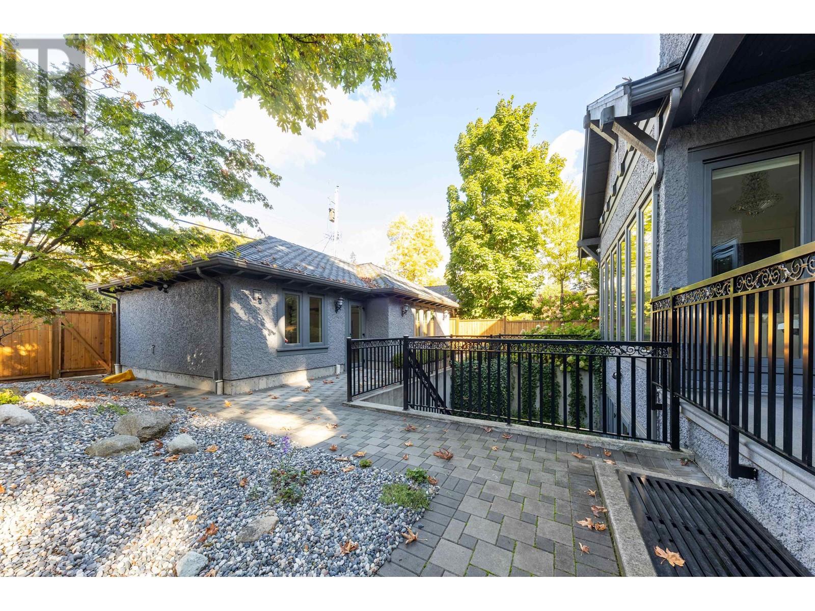 Listing Picture 29 of 32 : 3981 W 35TH AVENUE, Vancouver / 溫哥華 - 魯藝地產 Yvonne Lu Group - MLS Medallion Club Member