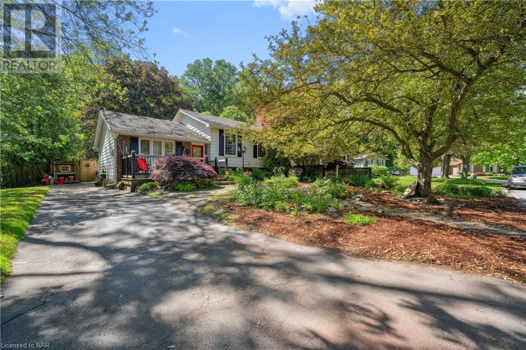 4 Fallingbrook Drive, Fonthill, Ontario  L0S 1E1 - Photo 2 - 40670094