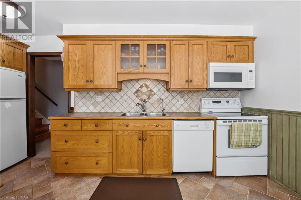 4 Fallingbrook Drive, Fonthill, Ontario  L0S 1E1 - Photo 29 - 40670094