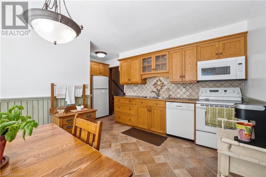 4 Fallingbrook Drive, Fonthill, Ontario  L0S 1E1 - Photo 28 - 40670094