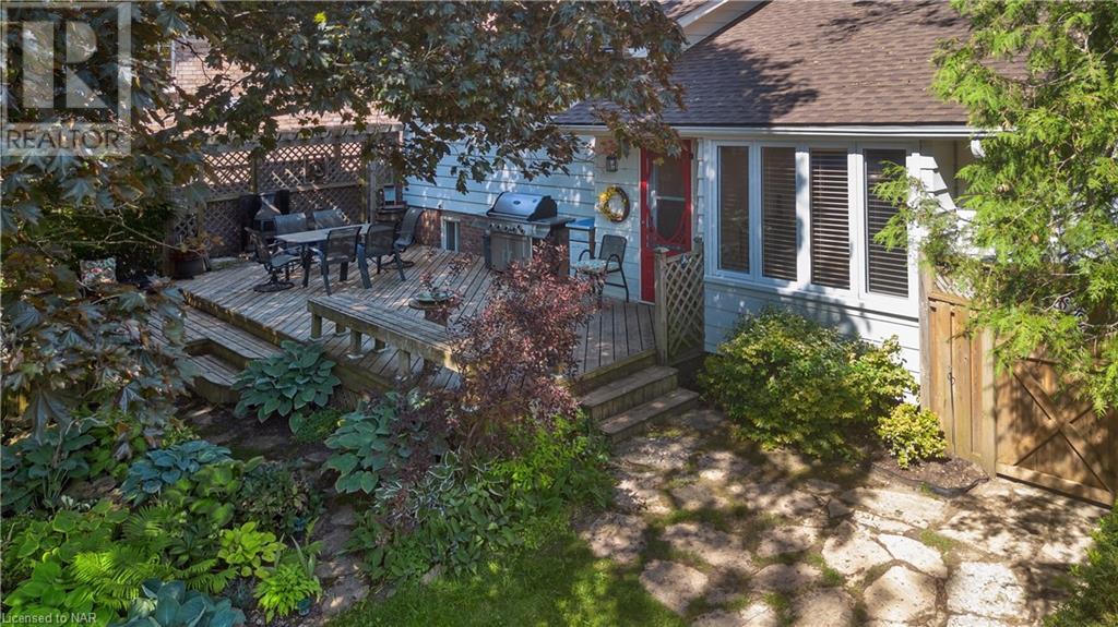 4 Fallingbrook Drive, Fonthill, Ontario  L0S 1E1 - Photo 5 - 40670094