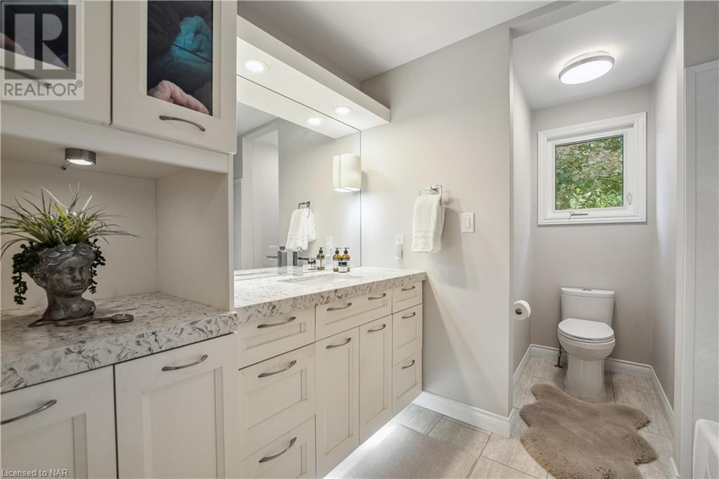 4 Fallingbrook Drive, Fonthill, Ontario  L0S 1E1 - Photo 30 - 40670094