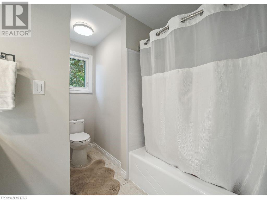 4 Fallingbrook Drive, Fonthill, Ontario  L0S 1E1 - Photo 31 - 40670094