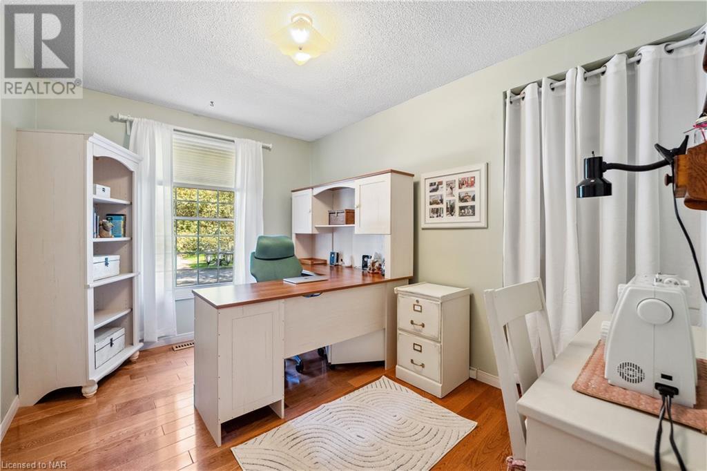 4 Fallingbrook Drive, Fonthill, Ontario  L0S 1E1 - Photo 32 - 40670094