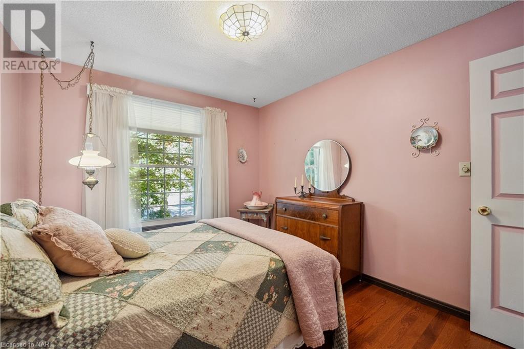 4 Fallingbrook Drive, Fonthill, Ontario  L0S 1E1 - Photo 37 - 40670094