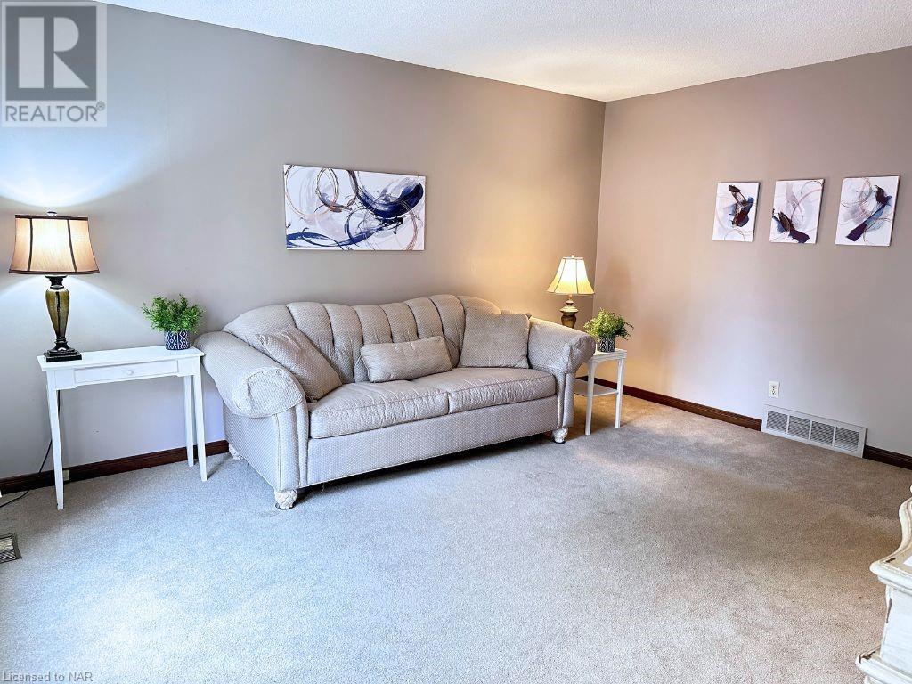 4 Fallingbrook Drive, Fonthill, Ontario  L0S 1E1 - Photo 23 - 40670094