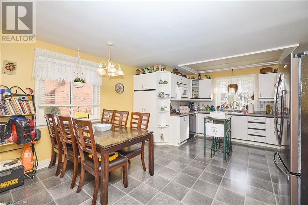 725 South Pelham Road, Welland, Ontario  L3C 3C9 - Photo 6 - 40638130