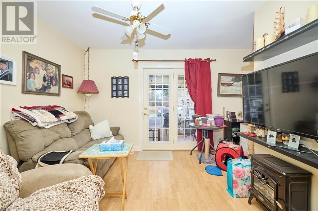 725 South Pelham Road, Welland, Ontario  L3C 3C9 - Photo 14 - 40638130