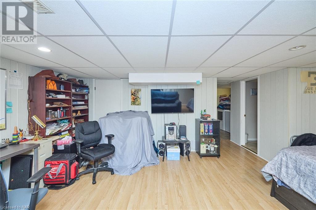 725 South Pelham Road, Welland, Ontario  L3C 3C9 - Photo 17 - 40638130