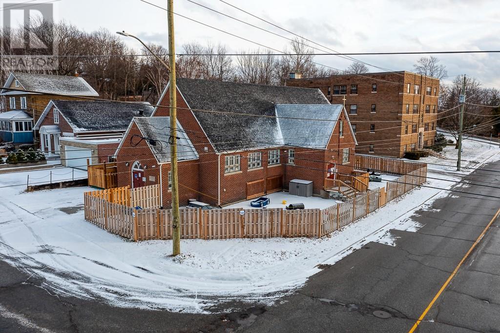 Property at 264 MacKenzie Street image 1