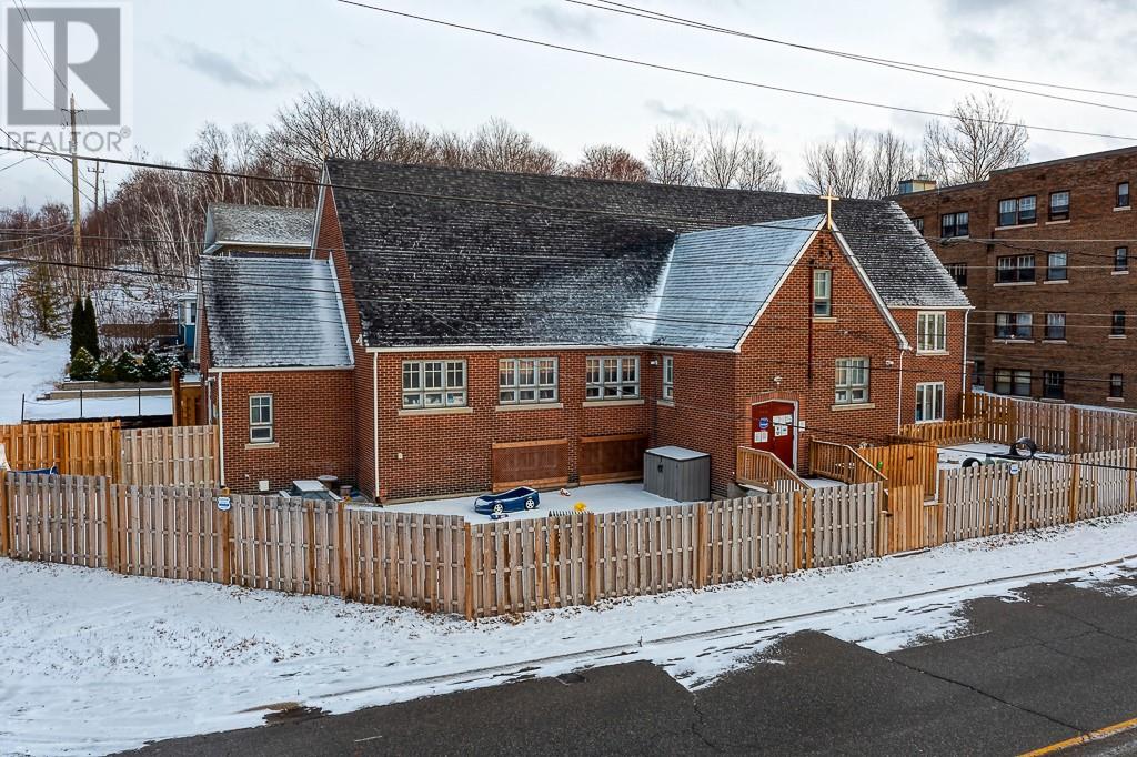 Property at 264 MacKenzie Street image 2