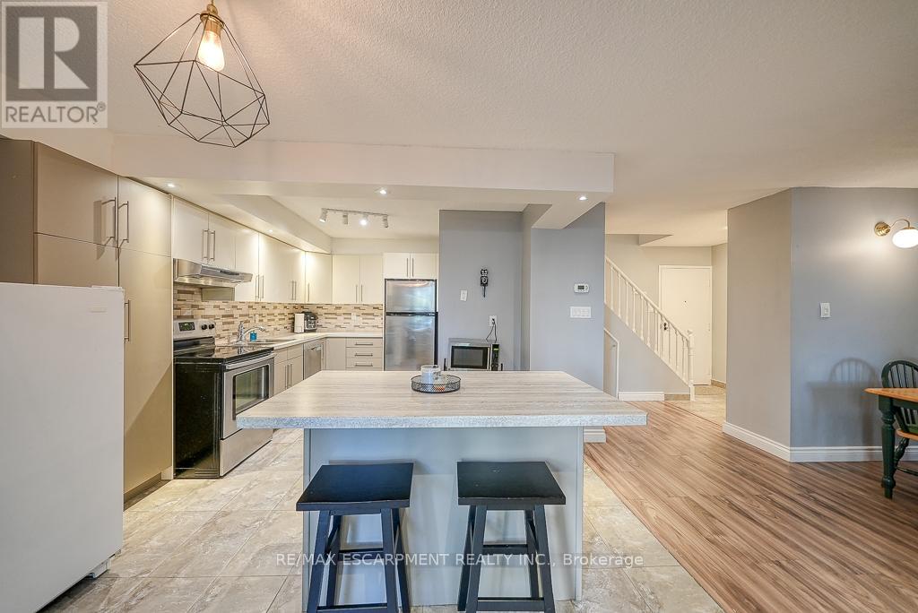 Property at 119 - 1300 MARLBOROUGH COURT image 5