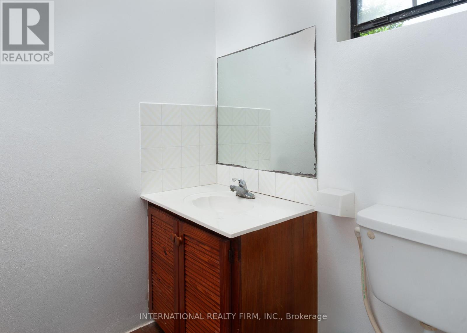 2 Vault Road, Barbados, Ontario   - Photo 7 - X9752146