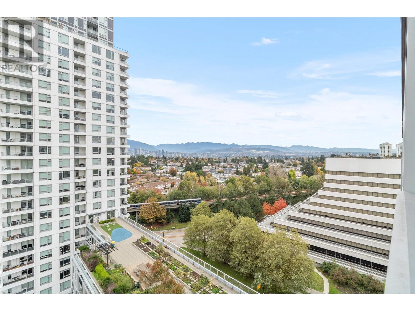 Listing Picture 6 of 13 : 2002 5665 BOUNDARY ROAD, Vancouver / 溫哥華 - 魯藝地產 Yvonne Lu Group - MLS Medallion Club Member