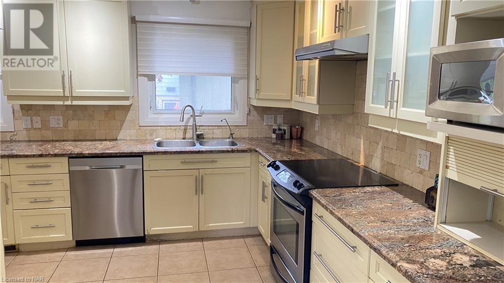 10 Adelene Crescent, St. Catharines, Ontario  L2T 3C7 - Photo 3 - 40670328