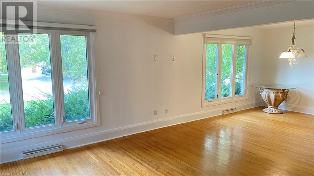 10 Adelene Crescent, St. Catharines, Ontario  L2T 3C7 - Photo 7 - 40670328