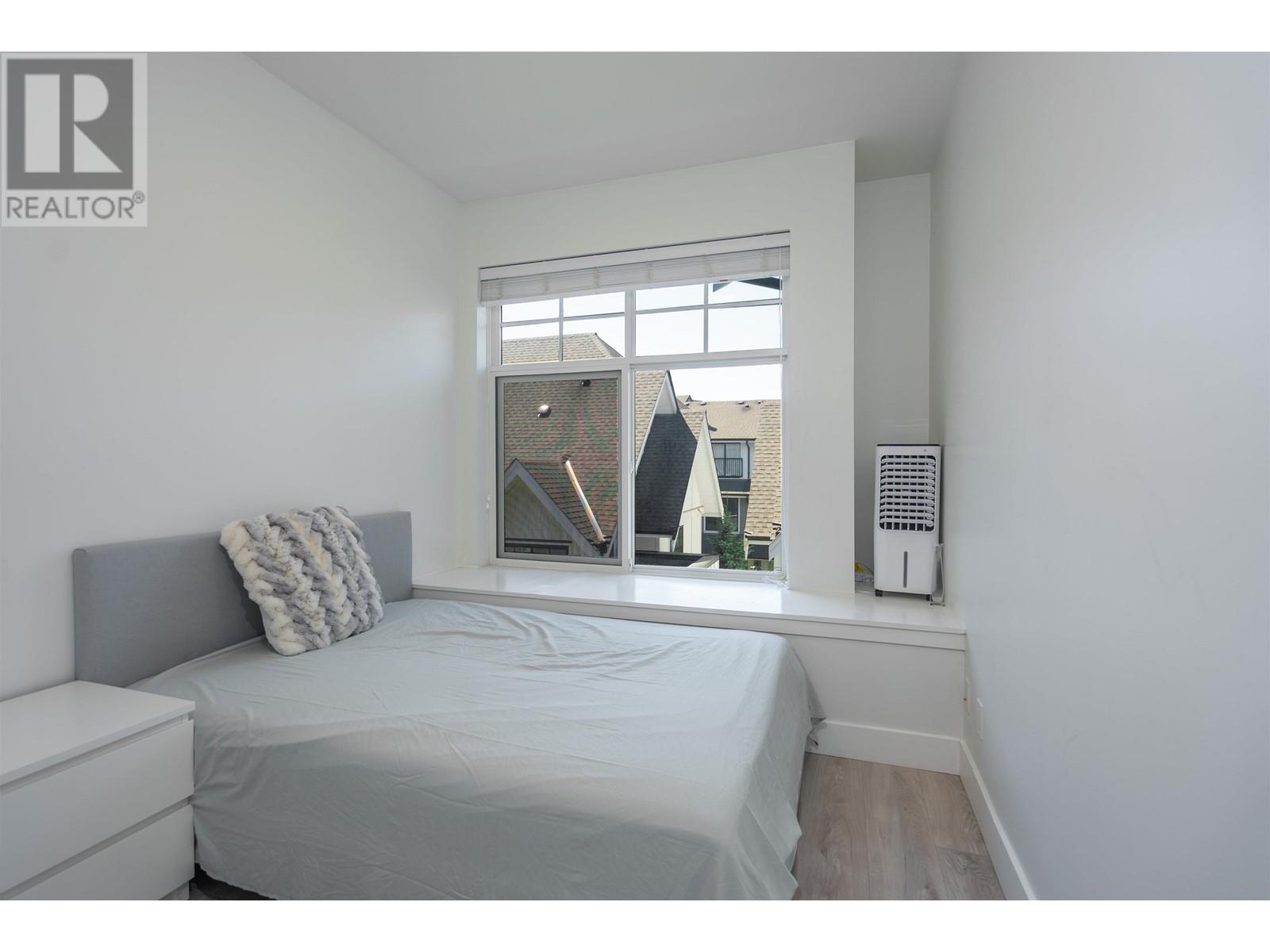 Listing Picture 14 of 31 : 3 5188 SAVILE ROW, Burnaby / 本拿比 - 魯藝地產 Yvonne Lu Group - MLS Medallion Club Member