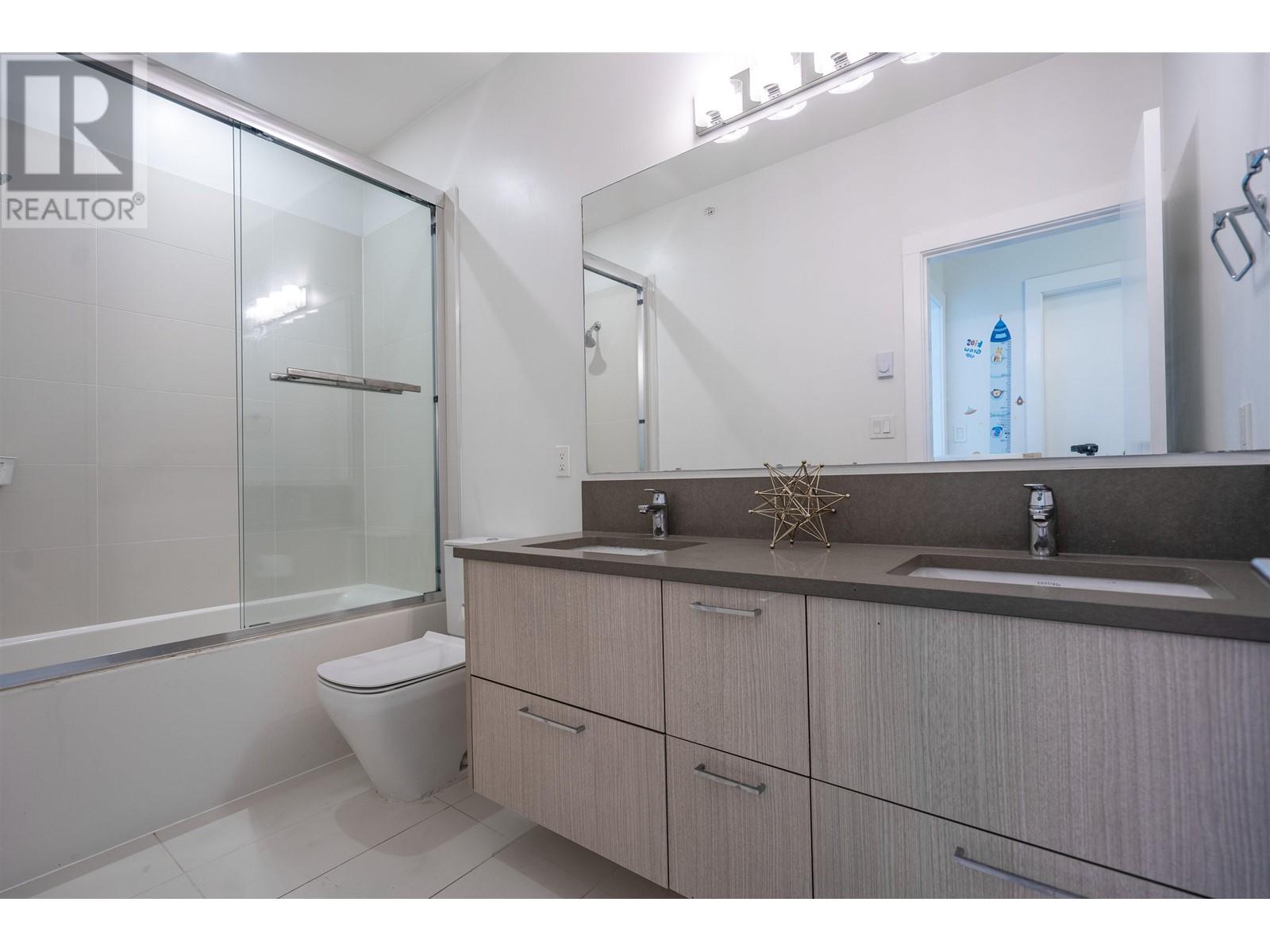 Listing Picture 17 of 31 : 3 5188 SAVILE ROW, Burnaby / 本拿比 - 魯藝地產 Yvonne Lu Group - MLS Medallion Club Member