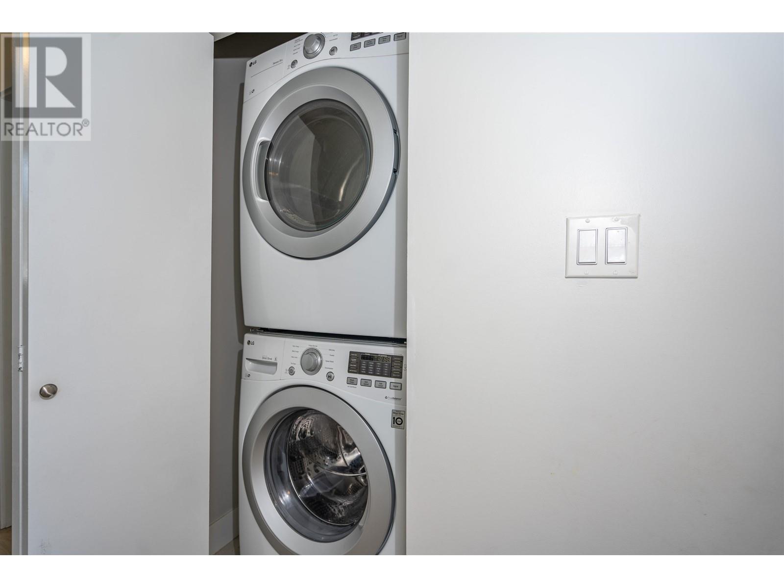 Listing Picture 19 of 31 : 3 5188 SAVILE ROW, Burnaby / 本拿比 - 魯藝地產 Yvonne Lu Group - MLS Medallion Club Member