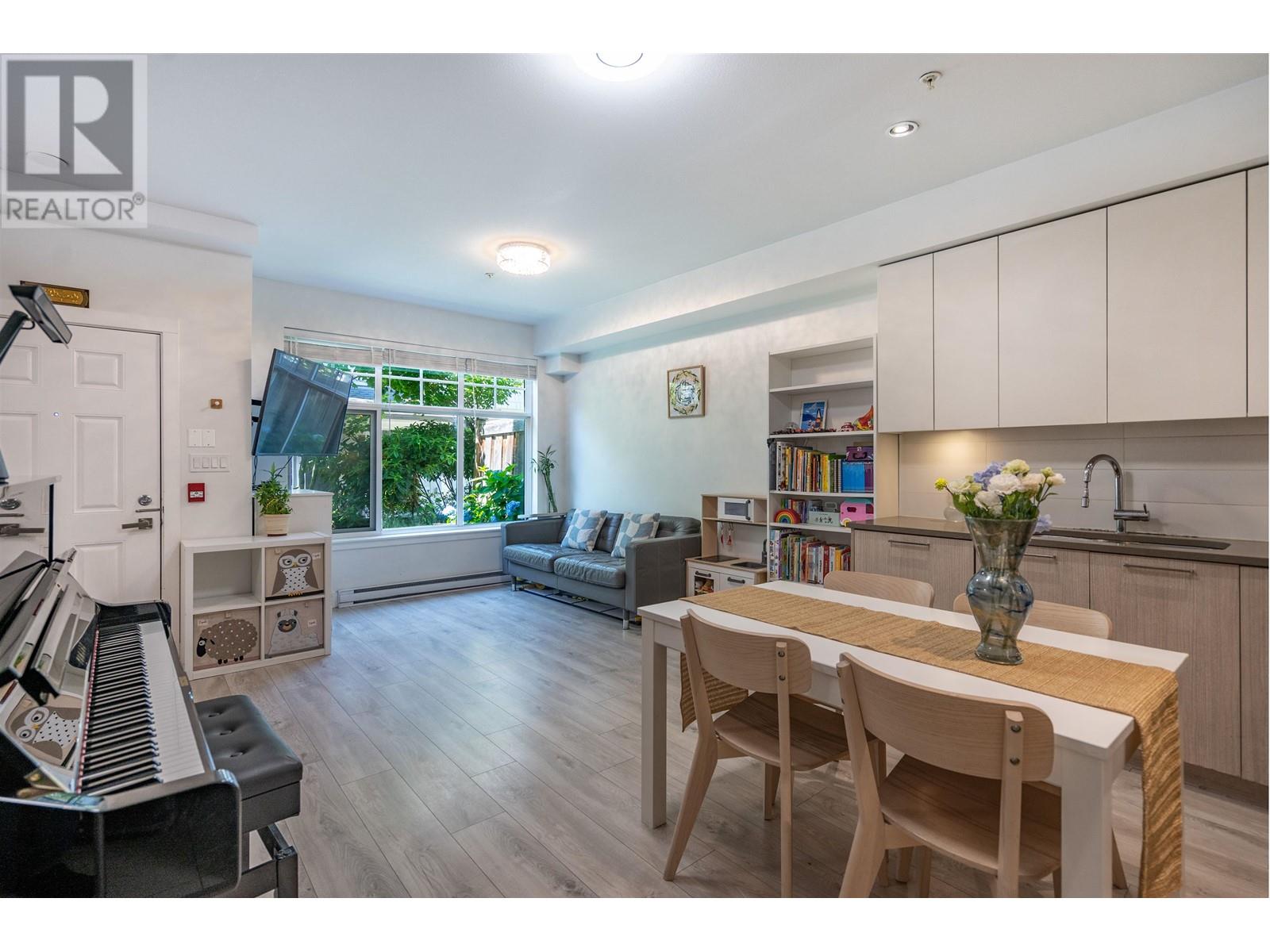 Listing Picture 8 of 31 : 3 5188 SAVILE ROW, Burnaby / 本拿比 - 魯藝地產 Yvonne Lu Group - MLS Medallion Club Member