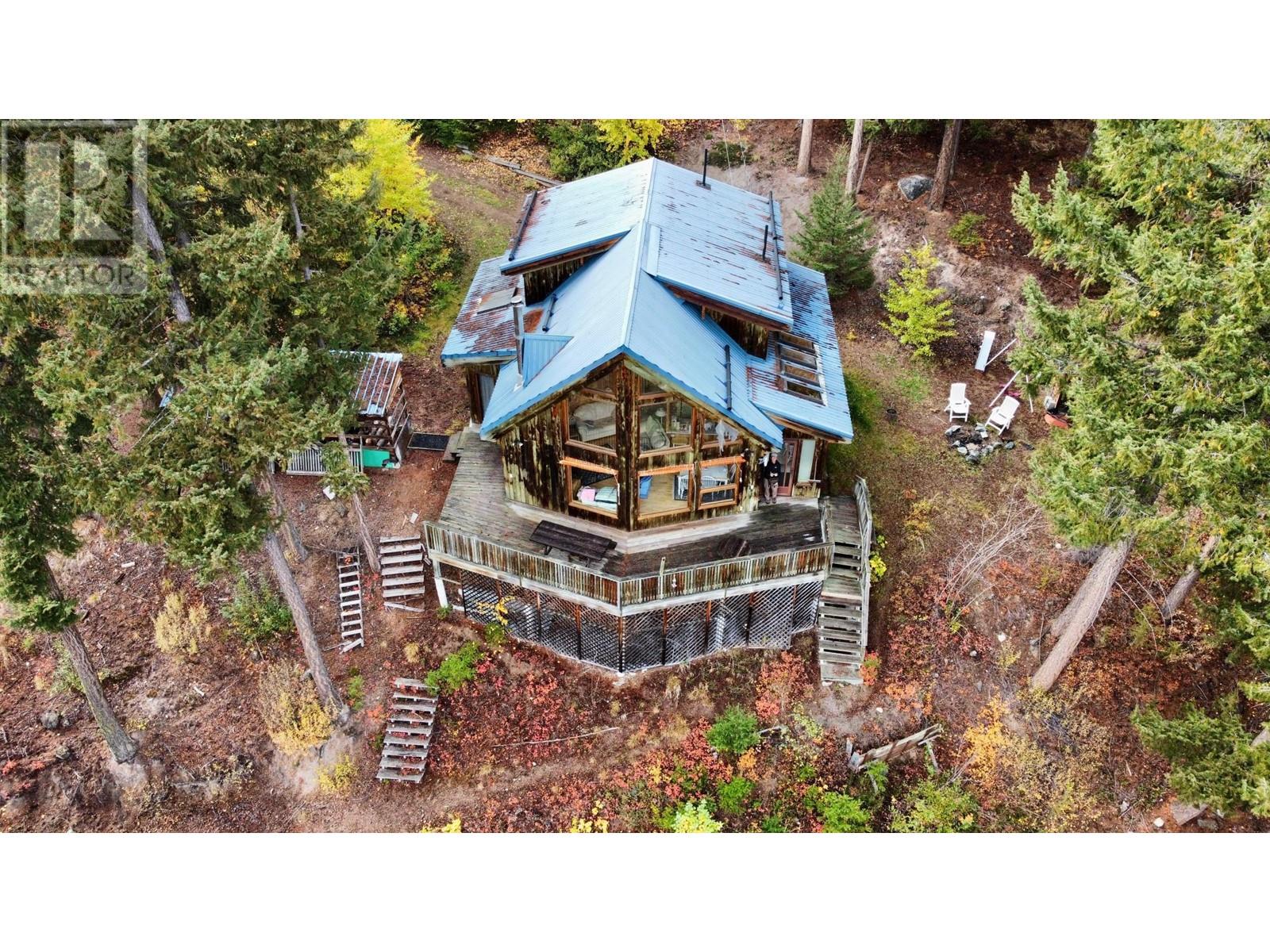 8200 GUN LAKE WEST Road, Gold Bridge, British Columbia